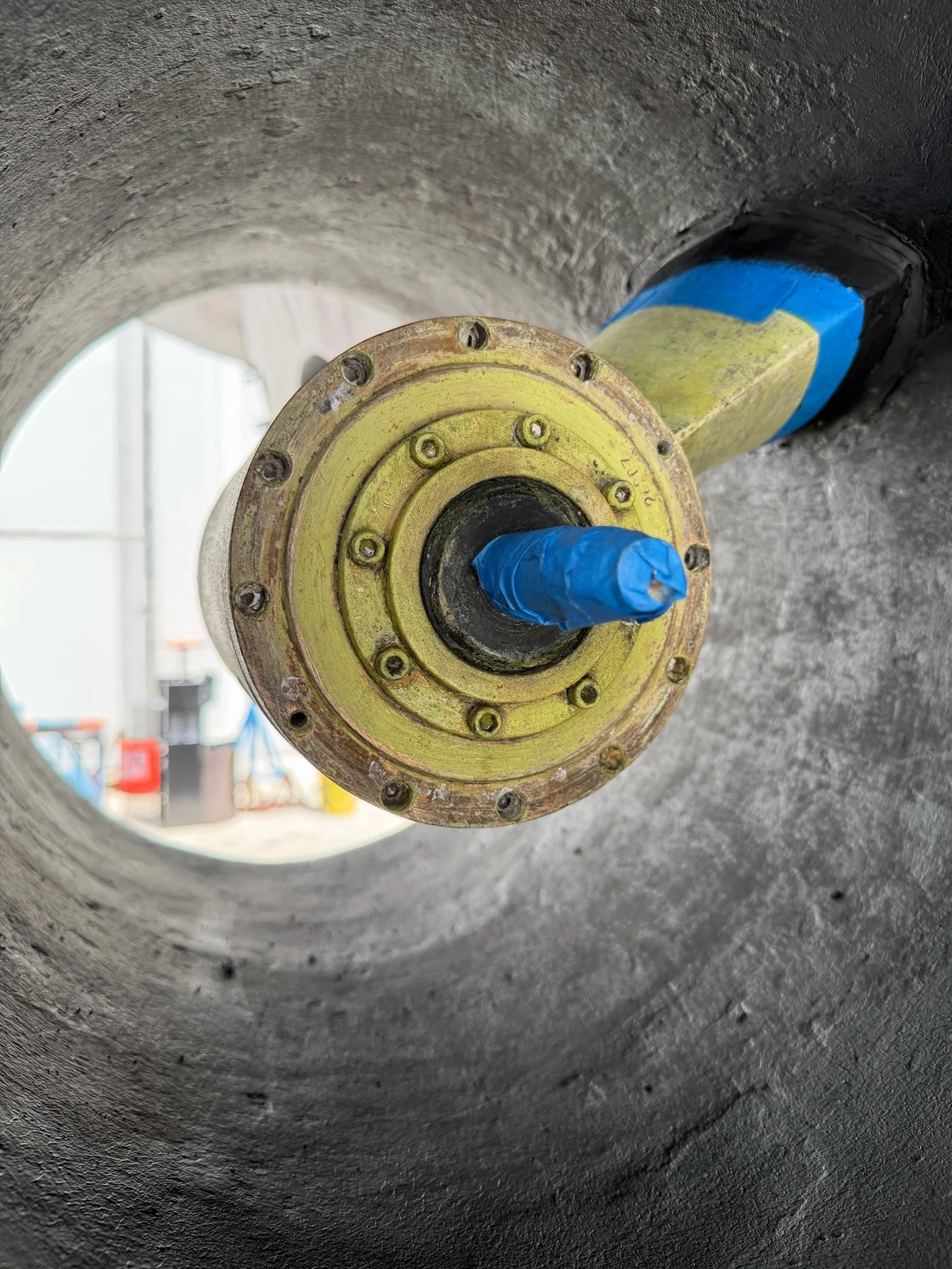 Bow thruster hub inside the tunnel during service