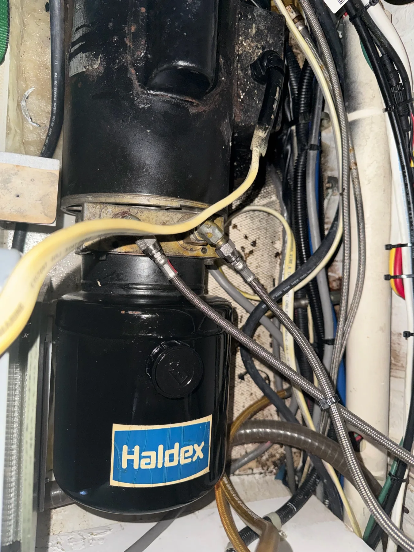 Haldex hydraulic pump and power unit with braided hoses and electrical wiring