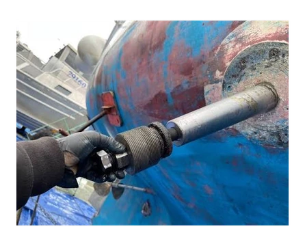 Stabilizer shaft or actuator assembly at a vessel hull opening
